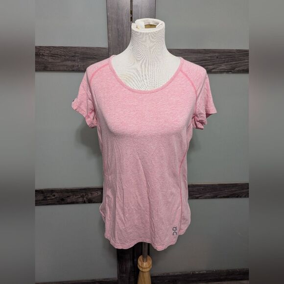 ON running athletic tee pink - Picture 1 of 5